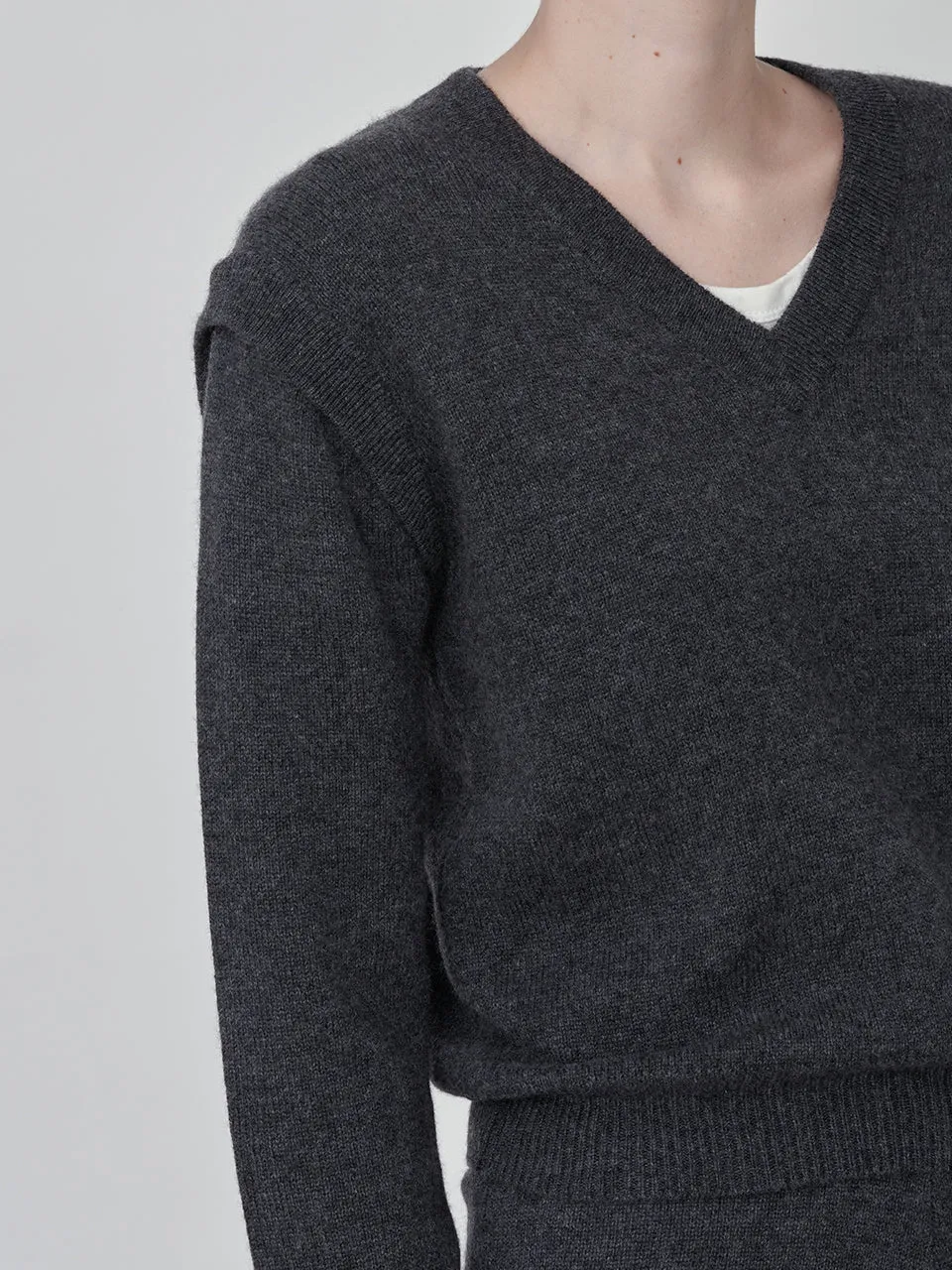 Detachable Sleeve Top_Graphite