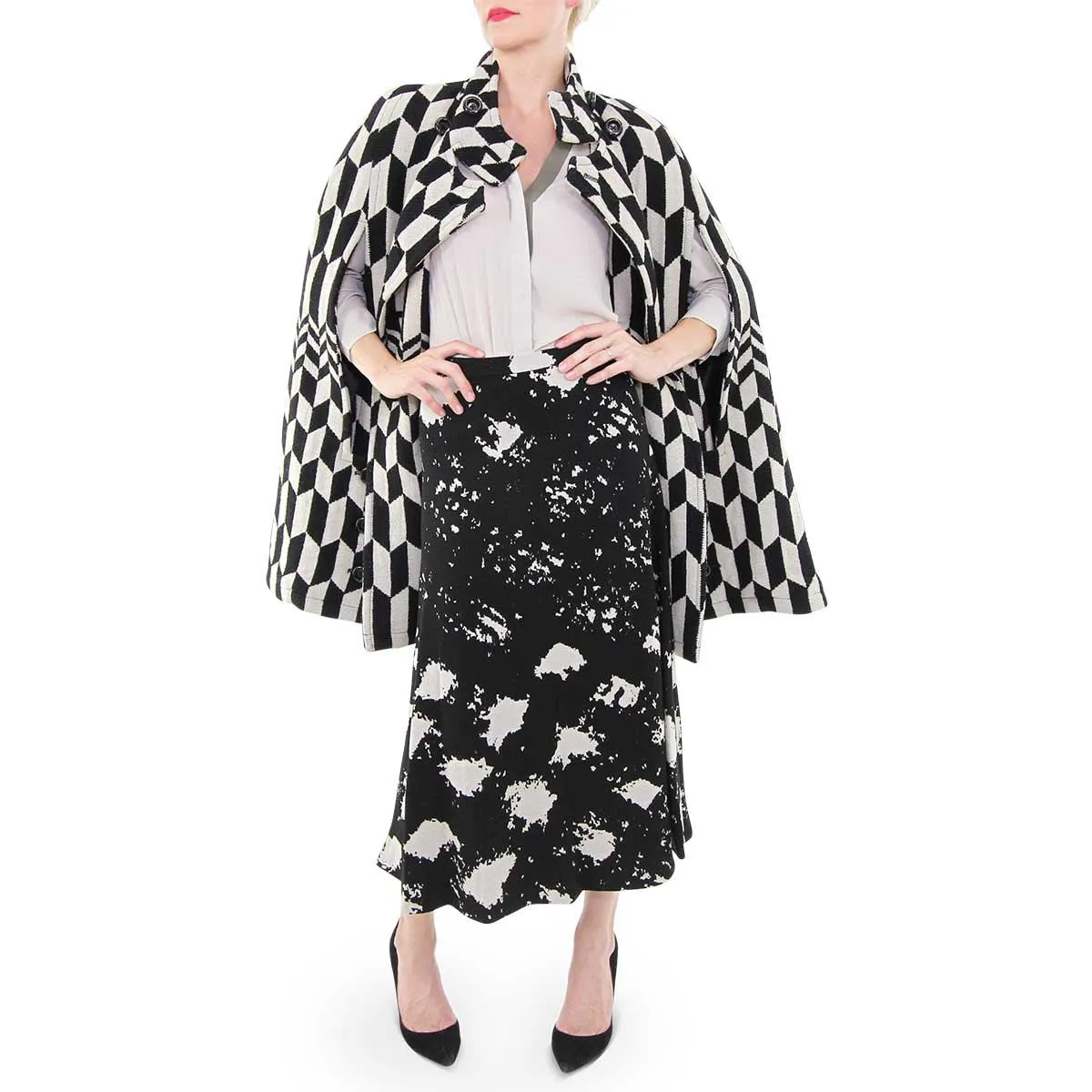 Geometrical Print Cape