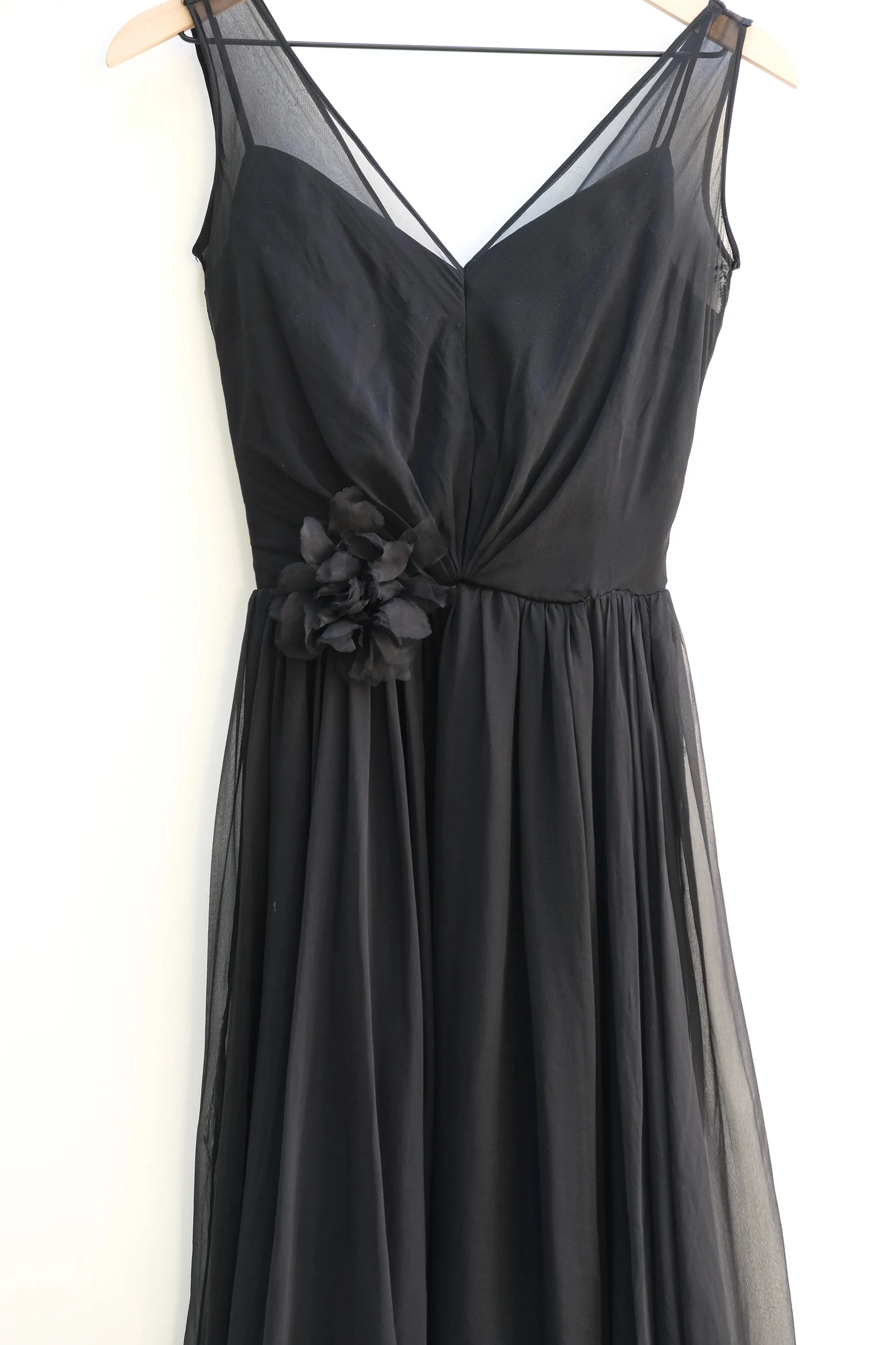 Kay Selig 1950's Black Chiffon Silk Party Dress Flower US 2 Sleeveless V Neck