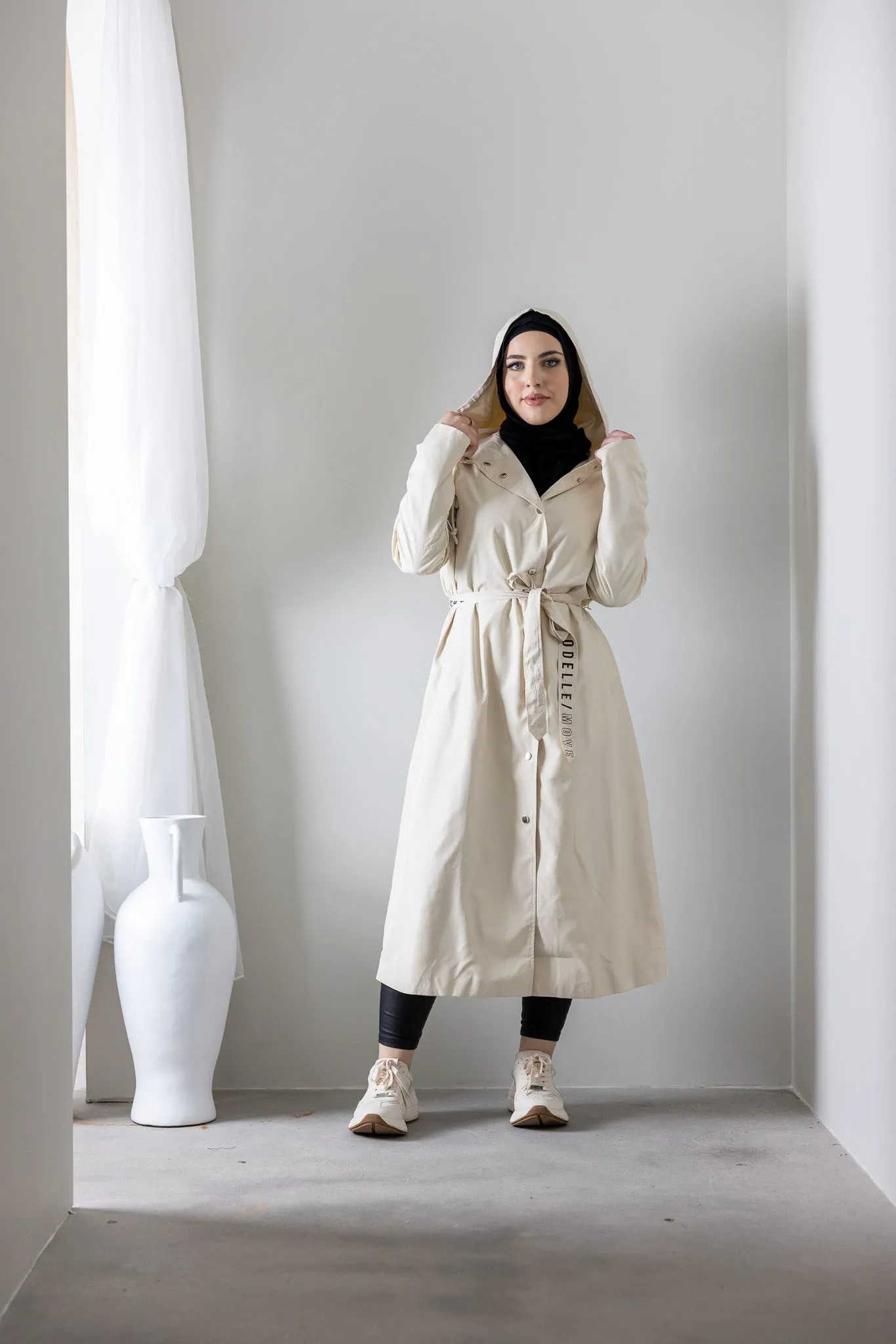 Modelle/Move Hooded Trench