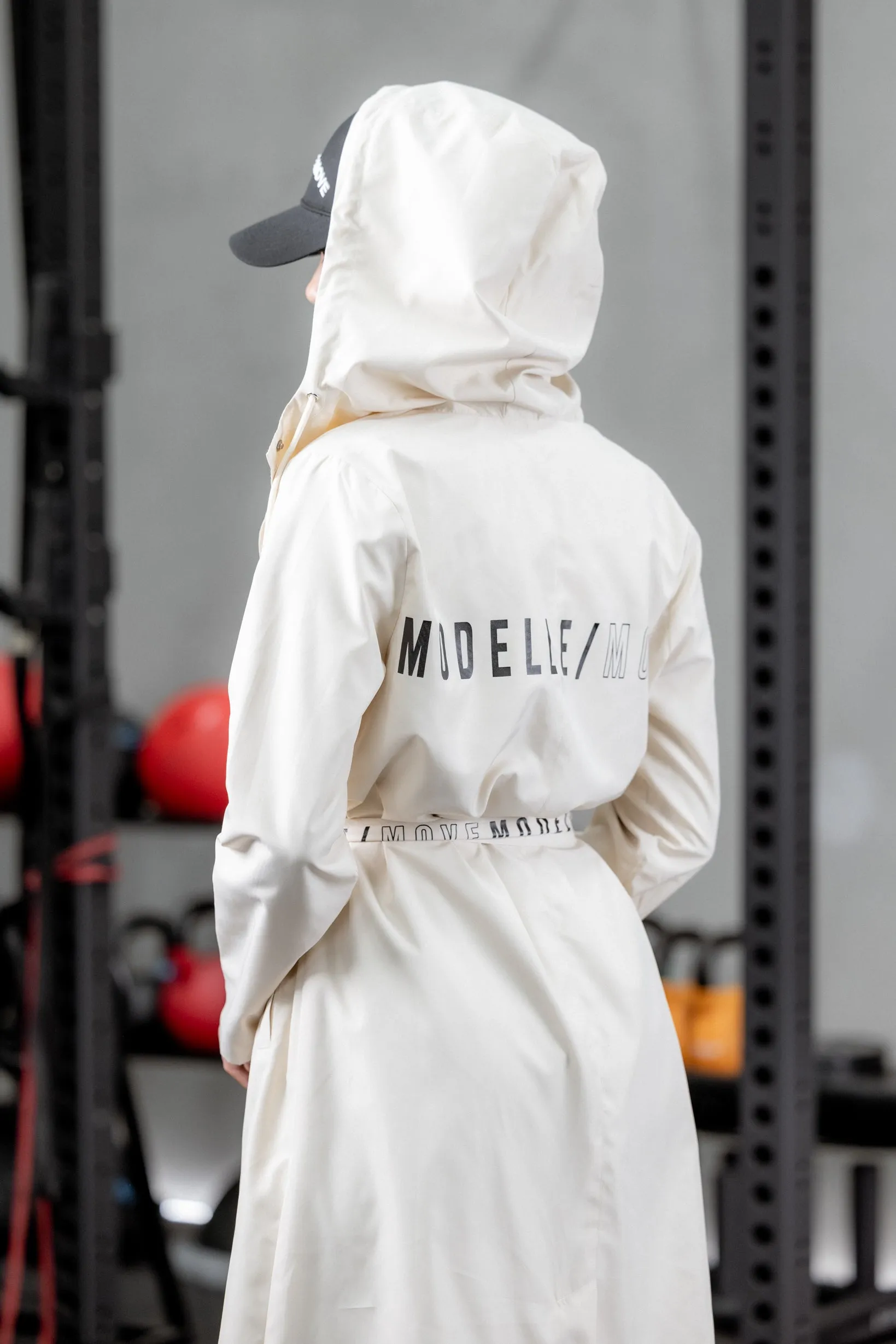 Modelle/Move Hooded Trench