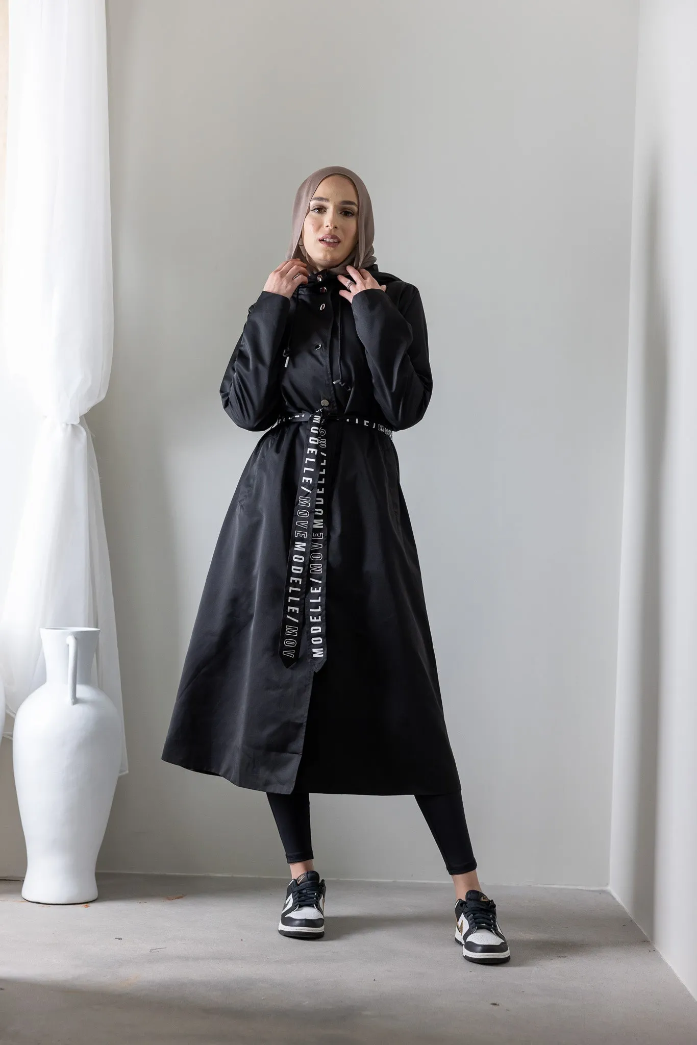 Modelle/Move Hooded Trench