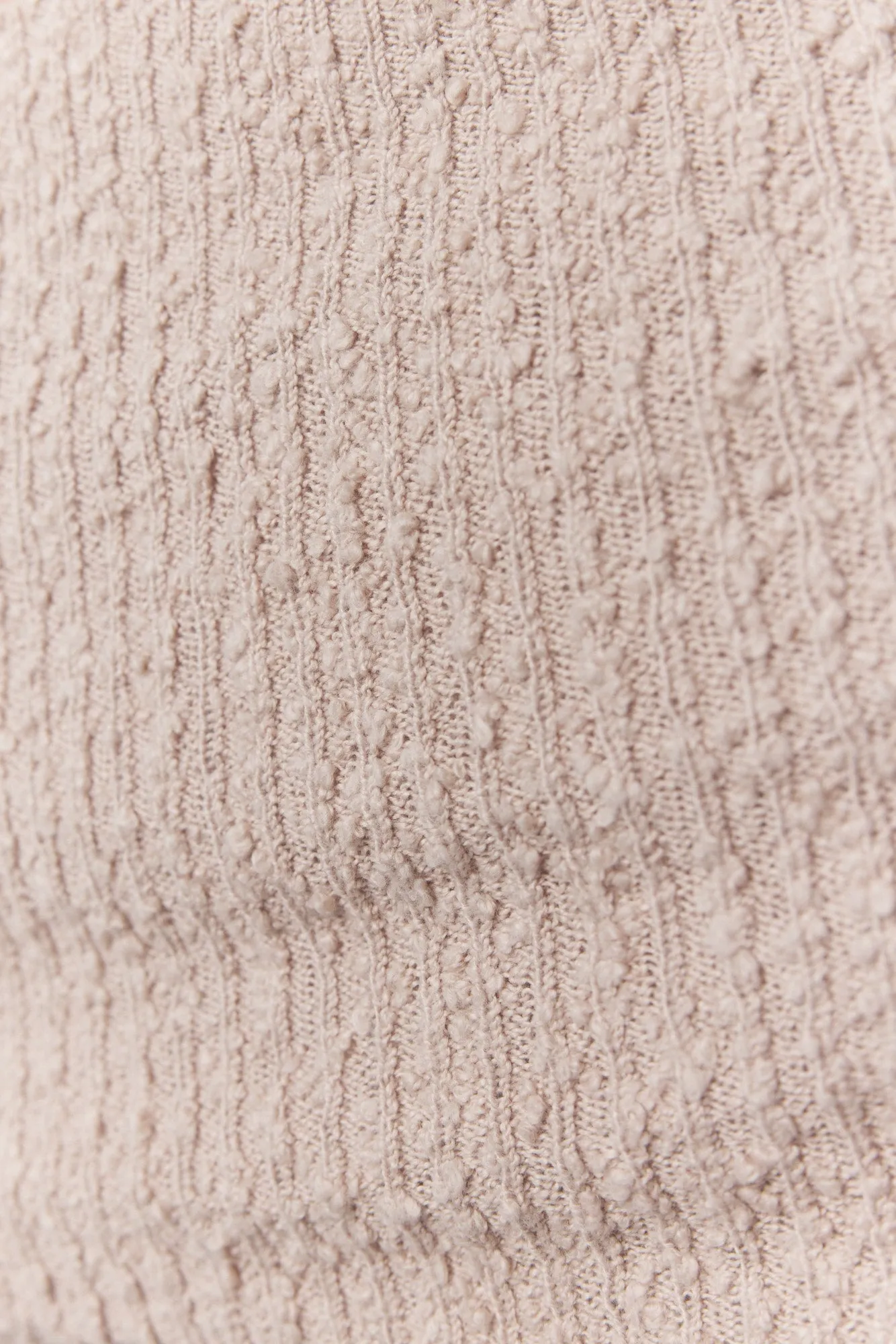 Sloane | Chandail tricot beige à épaules dénudées