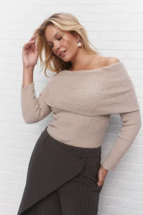 Sloane | Chandail tricot beige à épaules dénudées